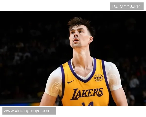 韦尔砍下24分10篮板展现进步斯波称其表现令人振奋