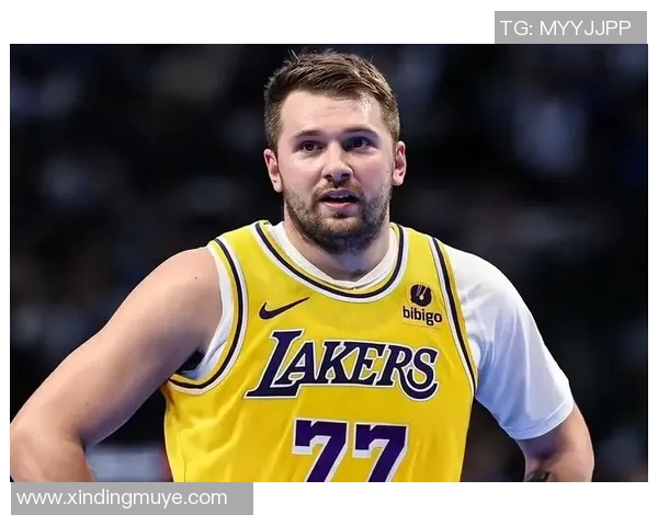 里夫斯称赞东契奇为联盟顶尖球员他的表现令所有人都不感到意外 里夫斯称赞东契奇为联盟顶尖球员他的表现令所有人都不感到意外