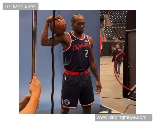 小卡称科林斯打四号位能对抗更高大球员我们每个位置的球员体型都很出色 小卡称科林斯打四号位能对抗更高大球员我们每个位置的球员体型都很出色