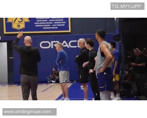 科尔与巴特勒盛赞理查德的球技让人感受到真正的篮球魅力与激情