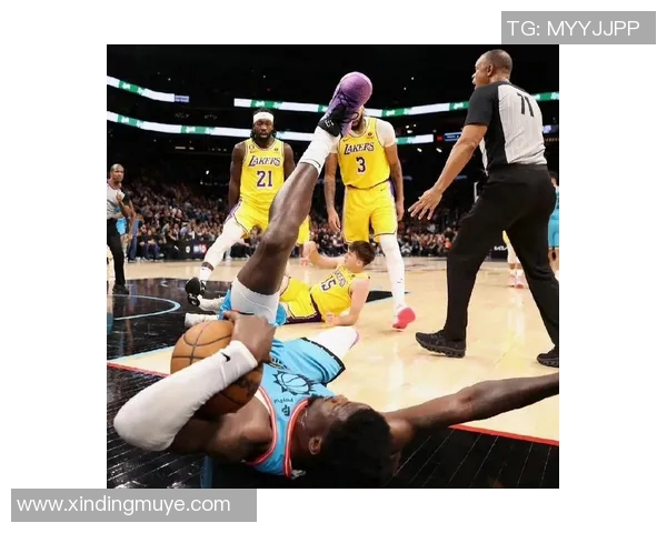 贝弗利称艾顿为队内最佳球员防守难以限制他的表现 贝弗利称艾顿为队内最佳球员防守难以限制他的表现