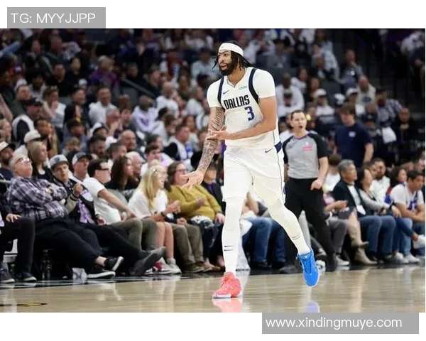 浓眉因腿部伤势缺席周日对活塞比赛球队面临严峻考验 浓眉因腿部伤势缺席周日对活塞比赛球队面临严峻考验