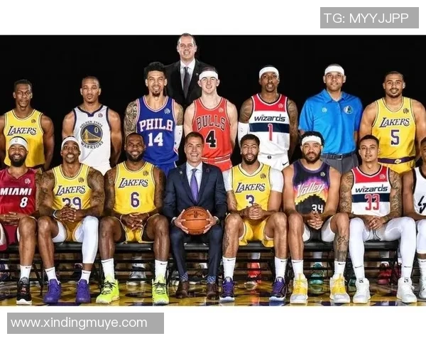 霍华德建议湖人留住卡鲁索和波普并签回考辛斯以增强夺冠实力 霍华德建议湖人留住卡鲁索和波普并签回考辛斯以增强夺冠实力