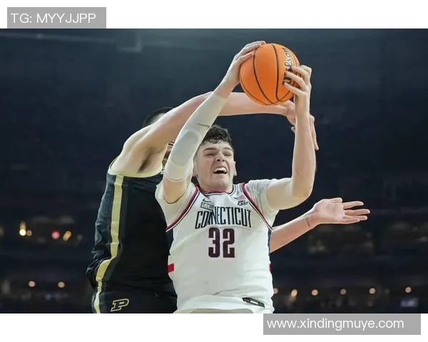 开拓者选杨瀚森需耐心培养三年大胆决策或将改变球队未来