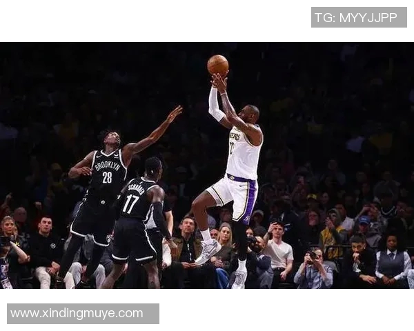 浓眉半场表现抢眼高效得分15分7篮板还命中一记三分球