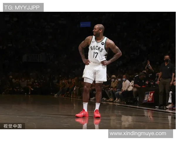 NBA中国赛半场战报托马斯表现出色曾凡博短暂登场贡献防守篮网领先太阳