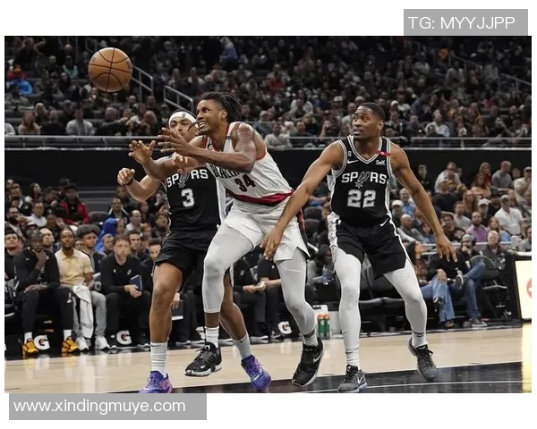 马刺主帅庆祝出线全队欢欣鼓舞战胜多支强队展现实力