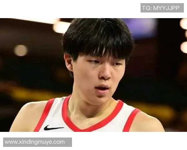 去年夏季联赛李贤重执教经历回顾混音主帅称其乐于倾听与沟通能力强