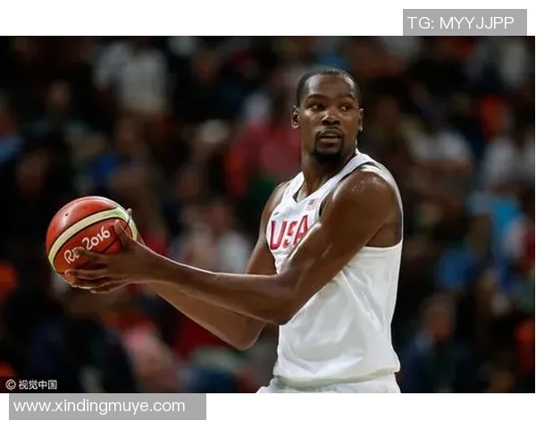 尊重与荣耀开拓者主场为杜兰特热烈鼓掌KD深情回馈致敬 尊重与荣耀开拓者主场为杜兰特热烈鼓掌KD深情回馈致敬