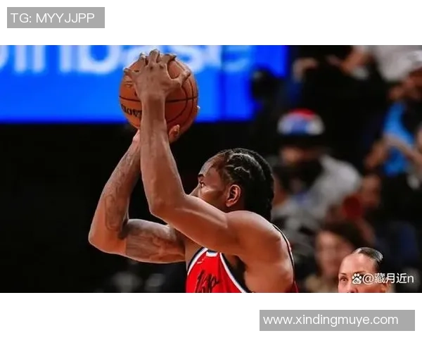 卢教练强调末节失误需加强防守和篮板争夺以提升比赛竞争力