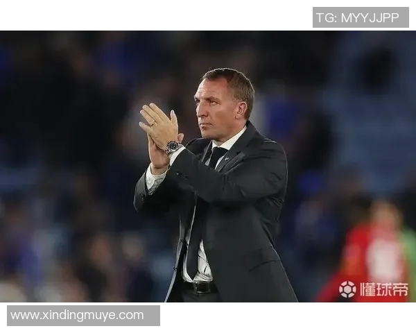 罗杰斯质疑VAR决策为何不让主裁判亲自查看误判情况